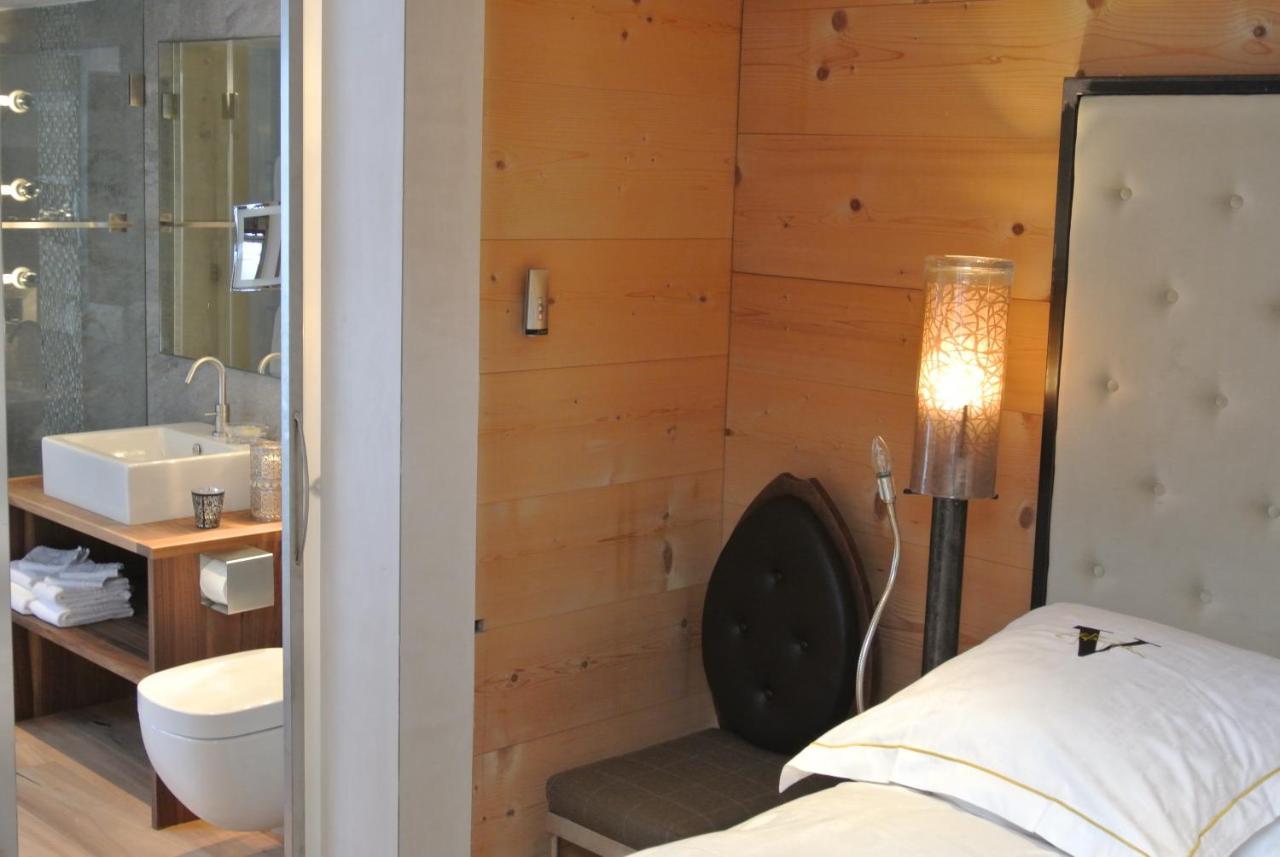 Backstage Hotel Chalet Rooms زيرمات المظهر الخارجي الصورة